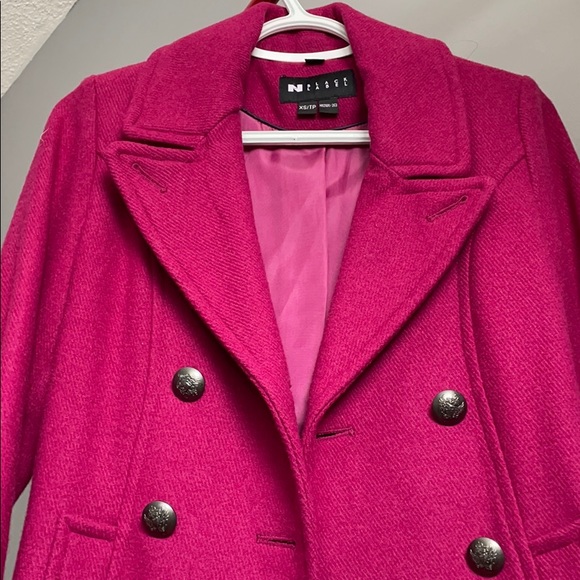 Fuschia/machenta Color 3 button coat. - Picture 2 of 7
